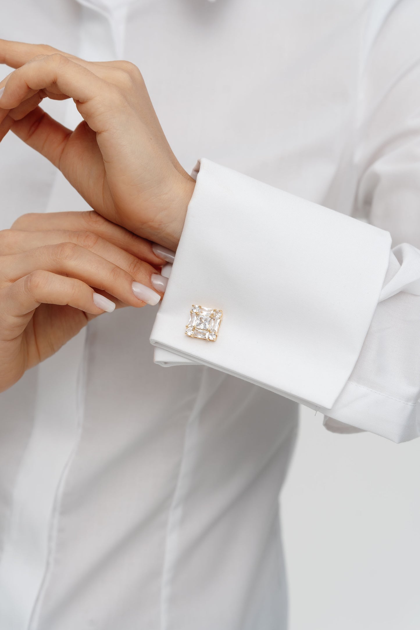 Butoni aurii  – Lux Strălucitor